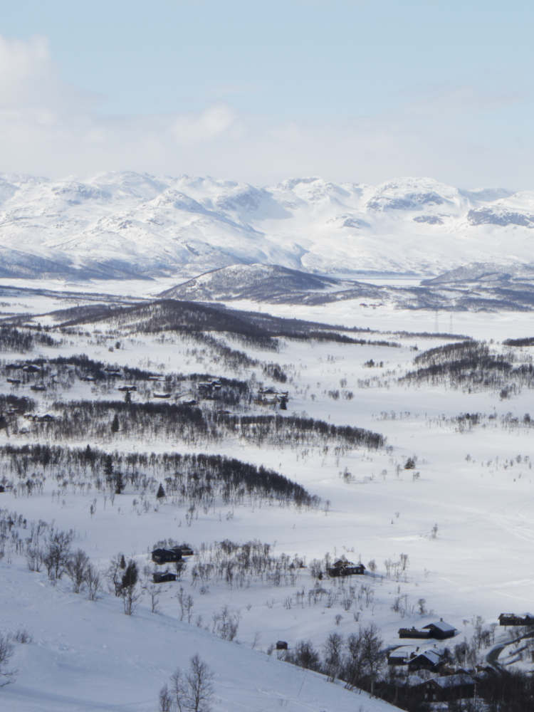 Large mountains in the background near Rauland from the ski resort